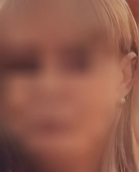 Anna, 25