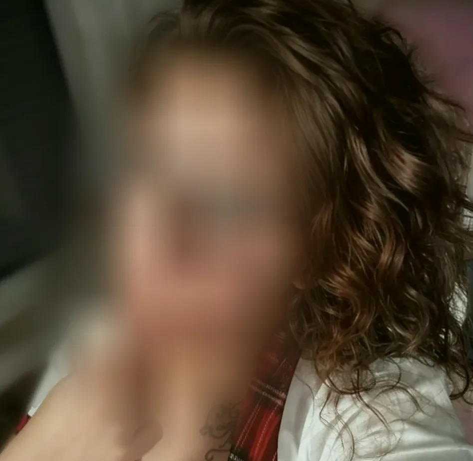 Anna, 37