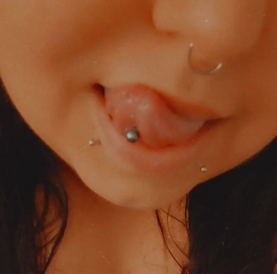 Elisabeth, 30