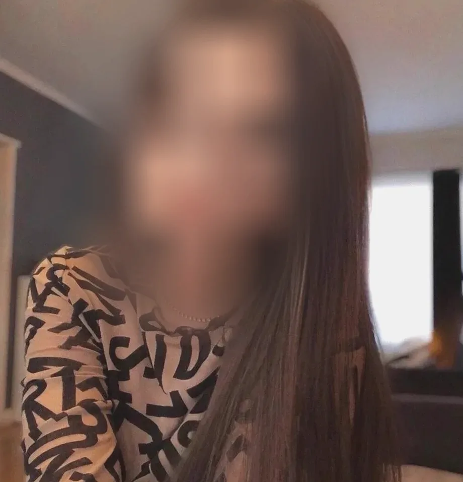 Isabella, 21