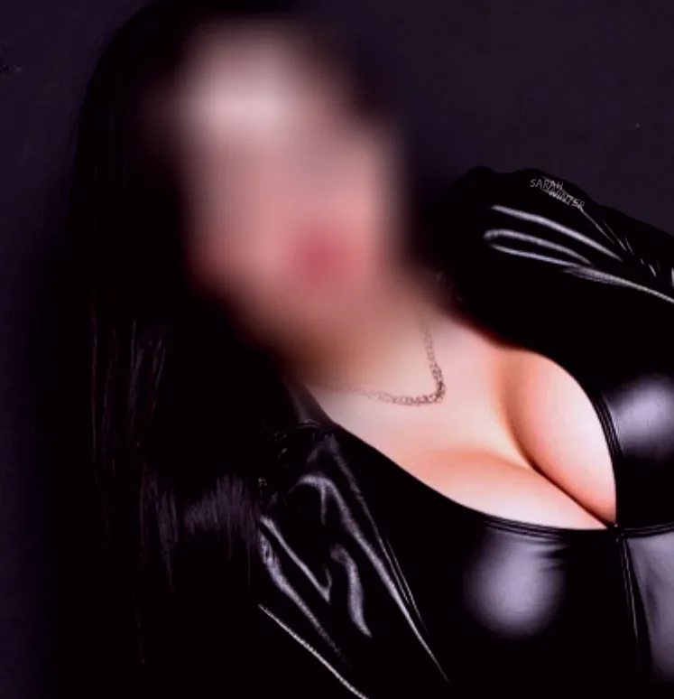 Kathrin, 37