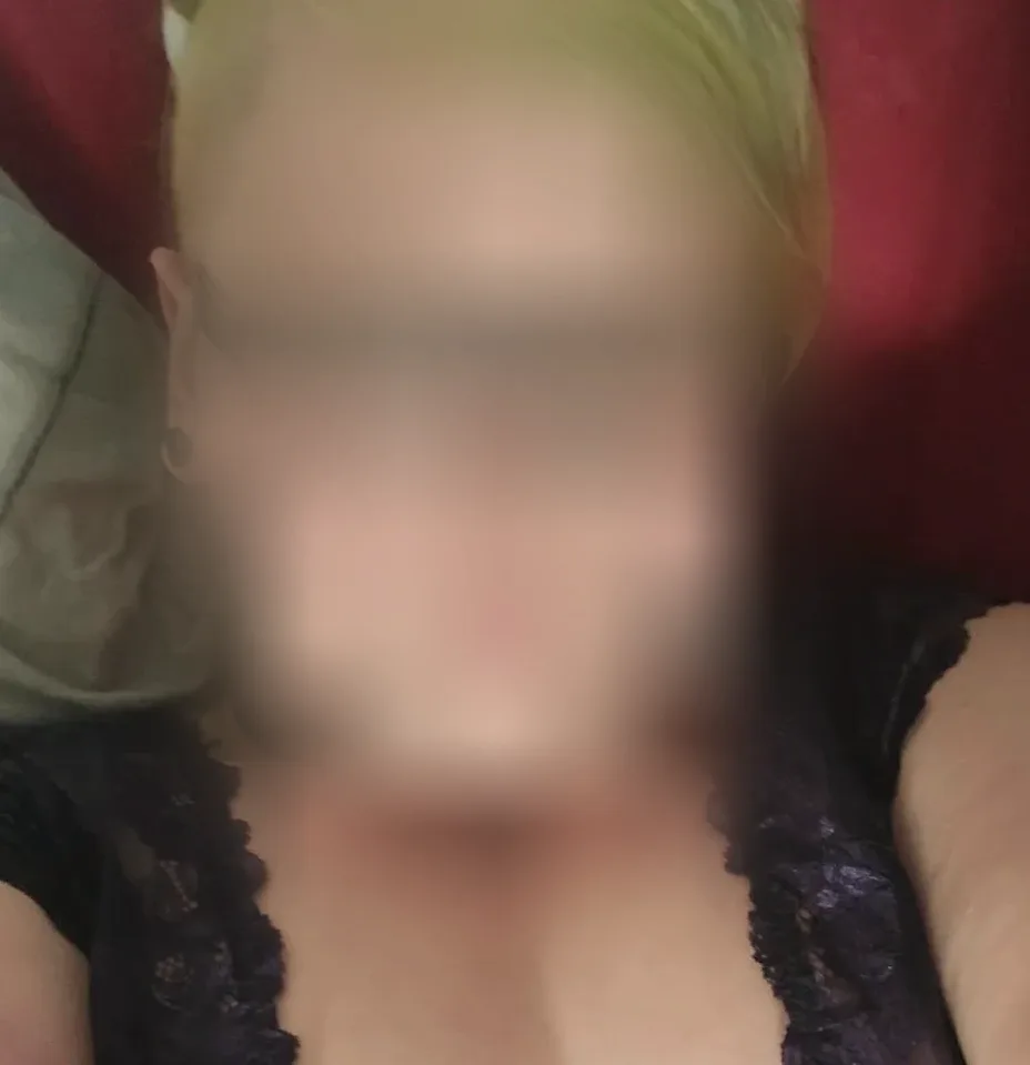 Katrin, 28
