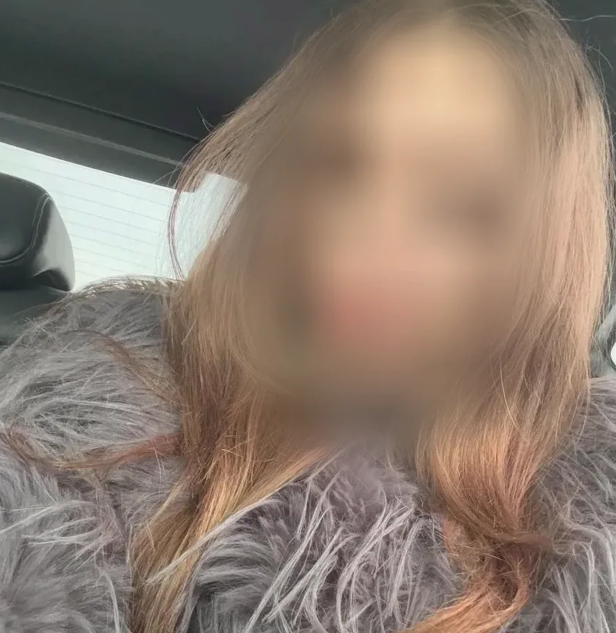 Lara, 19