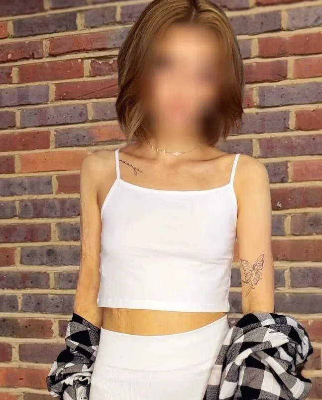 Mirela, 28