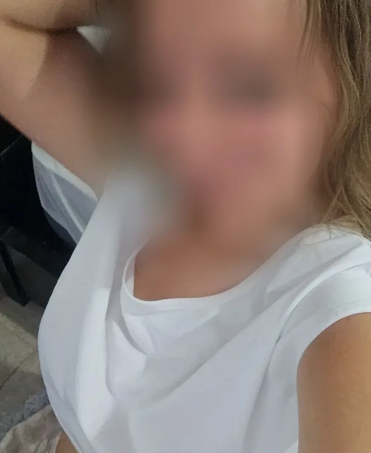 Nele, 22