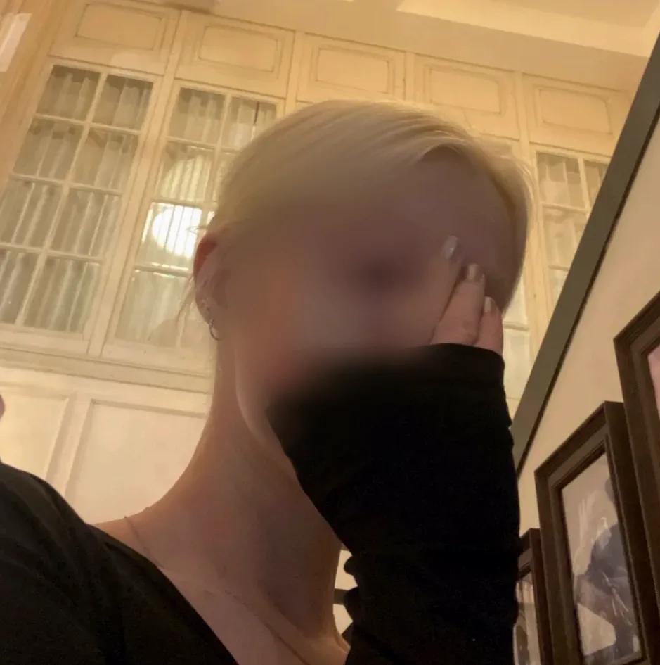 Renate, 24