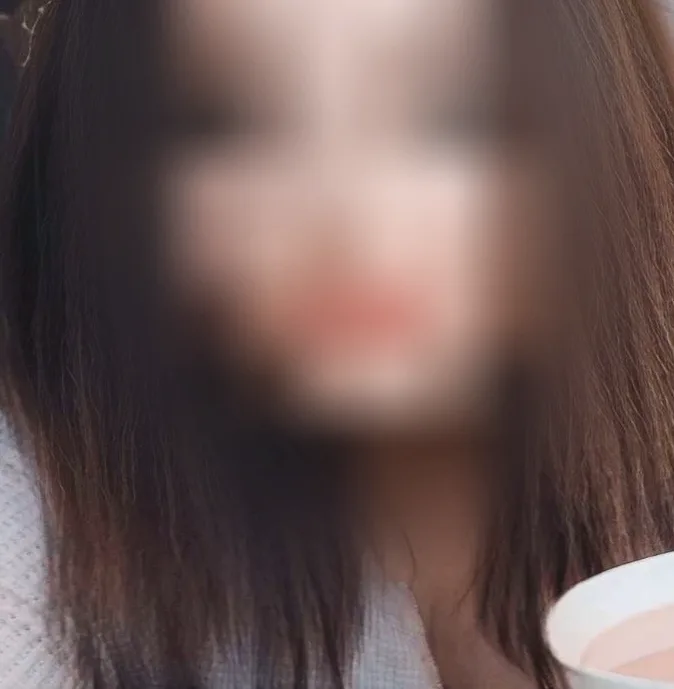 Sarah, 23